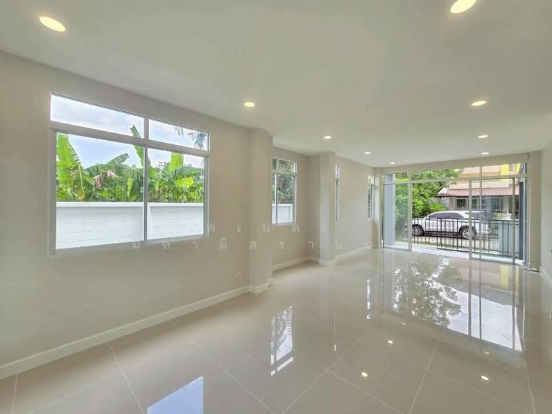 Trendy Tara Ramkhamhaeng, Bangkok, Rat Phatthana, Saphan Sung, Bangkok, 4 Bedrooms, 160 sqm, Single Detached House For Sale, by พเนตร มหามิตรานนท์, 500347876 - DDproperty.com