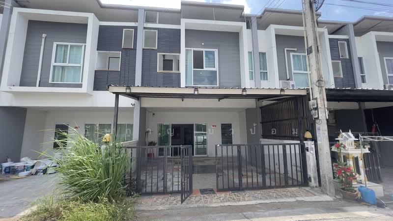 ทาวน์โฮม อรินสิริ ปาร์ค ต.หนองหงษ์ อ.พานทอง จ.ชลบุรี, Chon Buri (Pattaya), Nong - Hong, Phan Thong, Chon Buri (Pattaya), 3 Bedrooms, 99 sqm, Townhouse For Sale, by ภัษกาญ บัวป้อม, 500347903 - DDproperty.com