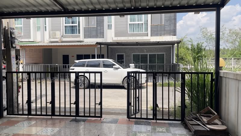 ทาวน์โฮม อรินสิริ ปาร์ค ต.หนองหงษ์ อ.พานทอง จ.ชลบุรี, Chon Buri (Pattaya), Nong - Hong, Phan Thong, Chon Buri (Pattaya), 3 Bedrooms, 99 sqm, Townhouse For Sale, by ภัษกาญ บัวป้อม, 500347903 - DDproperty.com