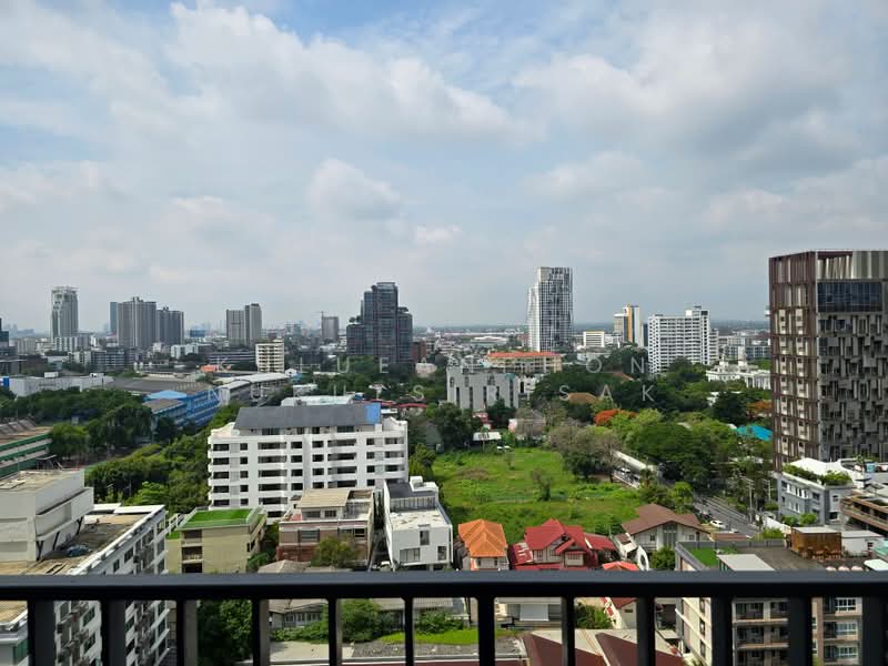 Siri At Sukhumvit, Bangkok, 902 Sukhumvit Road, Phra Kanong, Khlong Toei, Bangkok, 2 Bedrooms, 70 sqm, Condo For Rent, by Khlueanphon Nukulsirisak, 500347979 - DDproperty.com