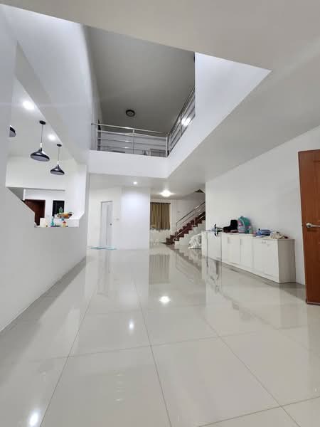 3-BR House, Bangkok, Praborommaharatchawang, Phra Nakhon, Bangkok, 3 Bedrooms, 200 sqm, Single Detached House For Sale, by Adisorn Eamso, 500348050 - DDproperty.com