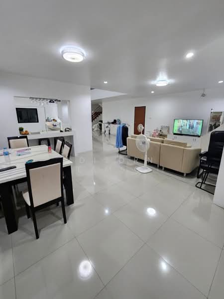 บ้าน 3-ห้องนอน, กรุงเทพ, พระบรมมหาราชวัง, พระนคร, กรุงเทพ, 200 ตร.ม., บ้านเดี่ยว ขาย, โดย Adisorn Eamso, 500348050 - DDproperty.com