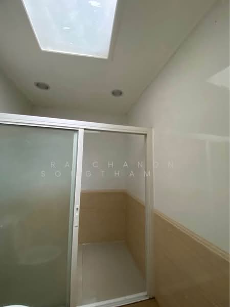 3-BR House, Bangkok, Hua Mak, Bang Kapi, Bangkok, 3 Bedrooms, 264 sqm, Single Detached House For Rent, by Ratchanon Songthammakul, 500348051 - DDproperty.com
