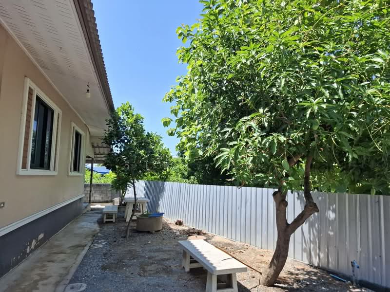 เมืองสุพรรณบุรี, Suphan Buri, Rua Yai, Muang Suphanburi, Suphan Buri, 4 Bedrooms, 145 sqm, Single Detached House For Sale, by วิไลวรรณ, 500348065 - DDproperty.com