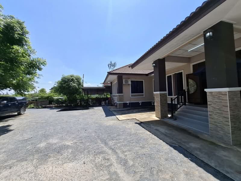 เมืองสุพรรณบุรี, Suphan Buri, Rua Yai, Muang Suphanburi, Suphan Buri, 4 Bedrooms, 145 sqm, Single Detached House For Sale, by วิไลวรรณ, 500348065 - DDproperty.com