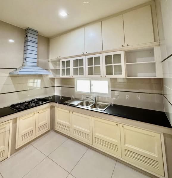 Narasiri Bangna Km.10, Samut Prakan, Bangna Trad Km.10 Road, Bangphli Yai, Bang Plee, Samut Prakan, 4 Bedrooms, 375 sqm, Single Detached House For Rent, by Thananthorn Wongvarnkaseam, 500348078 - DDproperty.com