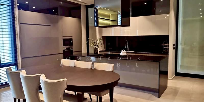 Baan Ekkamai, Bangkok, Phra Kanong Nua, Watthana, Bangkok, 4 Bedrooms, 556 sqm, Single Detached House For Rent, by Jomchanok Aswavibul, 500348193 - DDproperty.com