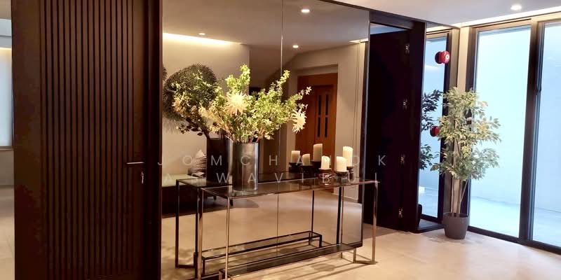 Baan Ekkamai, Bangkok, Phra Kanong Nua, Watthana, Bangkok, 4 Bedrooms, 556 sqm, Single Detached House For Rent, by Jomchanok Aswavibul, 500348193 - DDproperty.com