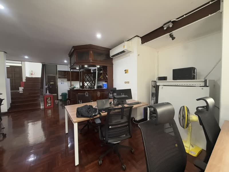บ้านเดี่ยวลาดพร้าวซอย 8, กรุงเทพ, จอมพล, จตุจักร, กรุงเทพ, 500 ตร.ม., บ้านเดี่ยว ให้เช่า, โดย นิธินันท์ ชานวาทิกบุศย์, 500348213 - DDproperty.com