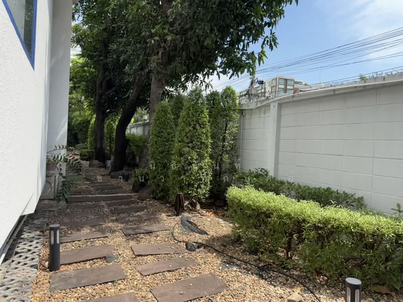 Detached house, Bangkok, Jom Phon, Chatuchak, Bangkok, 5 Bedrooms, 500 sqm, Single Detached House For Rent, by Nithinan Chanwatikabud, 500348213 - DDproperty.com