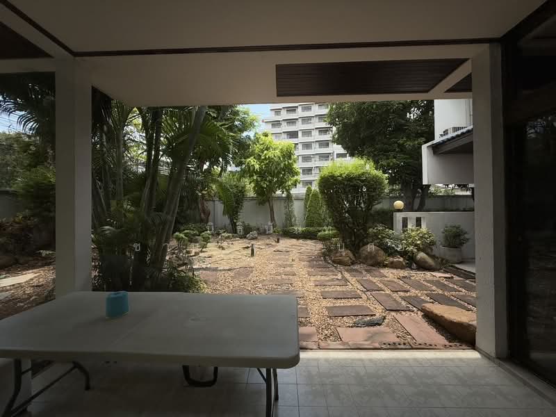 Detached house, Bangkok, Jom Phon, Chatuchak, Bangkok, 5 Bedrooms, 500 sqm, Single Detached House For Rent, by Nithinan Chanwatikabud, 500348213 - DDproperty.com