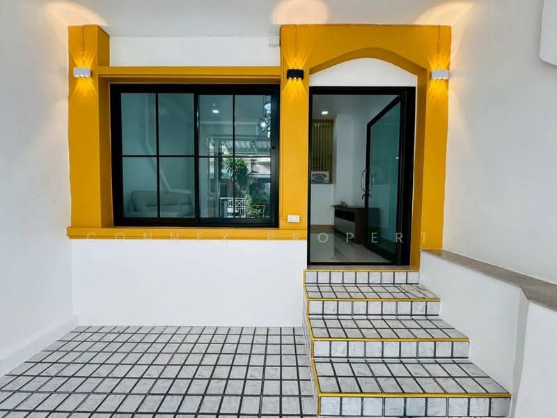 Maneerin Lake & Park and Nantana Garden Park Place, Pathum Thani, Tiwanon Road 345, Bang Khu Wat, Muang Pathum Thani, Pathum Thani, 2 Bedrooms, 110 sqm, Townhouse For Sale, by Connex Property, 500348237 - DDproperty.com