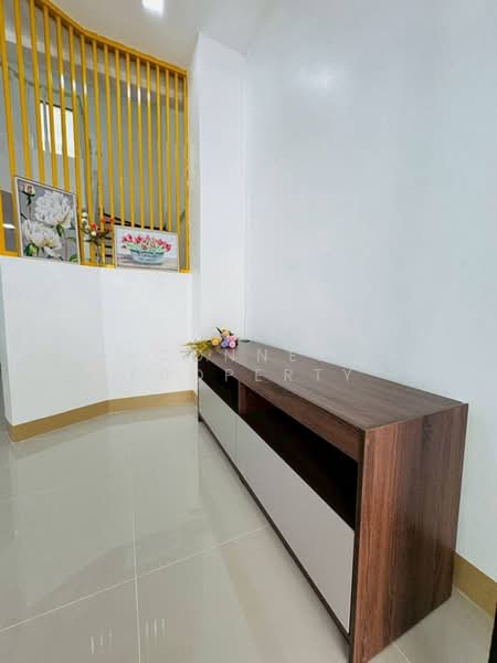 Maneerin Lake & Park and Nantana Garden Park Place, Pathum Thani, Tiwanon Road 345, Bang Khu Wat, Muang Pathum Thani, Pathum Thani, 2 Bedrooms, 110 sqm, Townhouse For Sale, by Connex Property, 500348237 - DDproperty.com