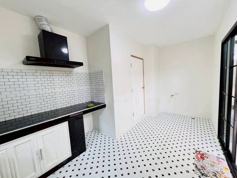 Chaiyaphruek 1, Bangkok, Soi Khum Klao 7, Lam Pla Tiew, Lat Krabang, Bangkok, 4 Bedrooms, 180 sqm, Single Detached House For Sale, by Connex Property, 500348269 - DDproperty.com