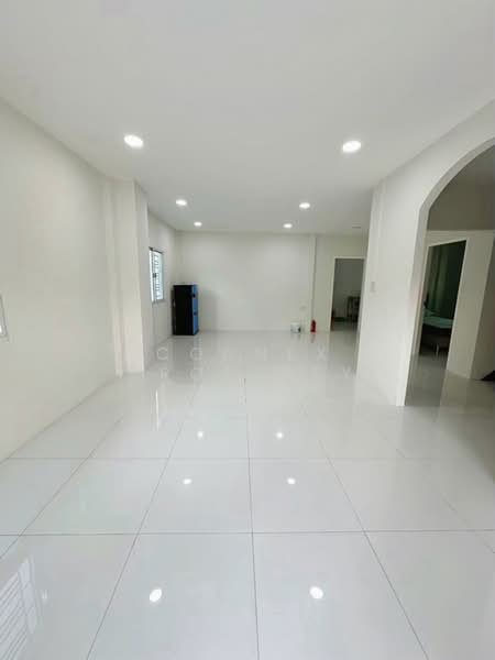Baan Phrom Phithak 2 : บ้านพรหมพิทักษ์ 2, สมุทรสาคร, ถนนพุทธมลฑลสาย 4, อ้อมน้อย, กระทุ่มแบน, สมุทรสาคร, 120 ตร.ม., บ้านเดี่ยว ขาย, โดย Connex Property, 500348283 - DDproperty.com