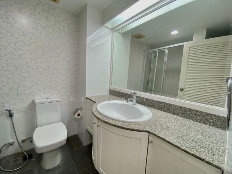 Royal Castle Sukhumvit, Bangkok, 30 Soi Sukhumvit 39, Khlongtoei Nua, Watthana, Bangkok, 3 Bedrooms, 140 sqm, Condo For Sale, by Connex Property, 500348314 - DDproperty.com