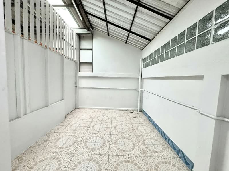 ให้เช่าบ้านแฝด ม.ธาดาทาวน์ อัสสัมชัญ ศรีราชา, Chon Buri (Pattaya), Surasak, Si Racha, Chon Buri (Pattaya), 3 Bedrooms, 120 sqm, Semi-Detached House (Twin House) For Rent, by Dusit Saengfa, 500348320 - DDproperty.com