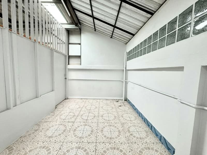 ให้เช่าบ้านแฝด ม.ธาดาทาวน์ อัสสัมชัญ ศรีราชา, Chon Buri (Pattaya), Surasak, Si Racha, Chon Buri (Pattaya), 3 Bedrooms, 120 sqm, Semi-Detached House (Twin House) For Rent, by Dusit Saengfa, 500348320 - DDproperty.com