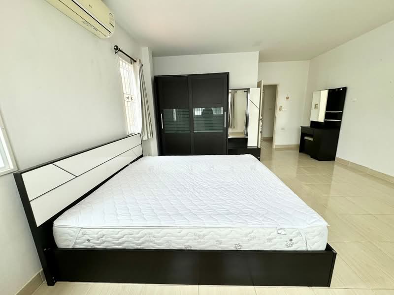ให้เช่าบ้านแฝด ม.ธาดาทาวน์ อัสสัมชัญ ศรีราชา, Chon Buri (Pattaya), Surasak, Si Racha, Chon Buri (Pattaya), 3 Bedrooms, 120 sqm, Semi-Detached House (Twin House) For Rent, by Dusit Saengfa, 500348320 - DDproperty.com