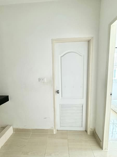 ให้เช่าบ้านแฝด ม.ธาดาทาวน์ อัสสัมชัญ ศรีราชา, Chon Buri (Pattaya), Surasak, Si Racha, Chon Buri (Pattaya), 3 Bedrooms, 120 sqm, Semi-Detached House (Twin House) For Rent, by Dusit Saengfa, 500348320 - DDproperty.com