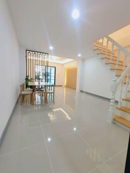 Baan Rin Thong Lamlukka, Pathum Thani, Khu Khot, Lam Luk Ka, Pathum Thani, 2 Bedrooms, 110 sqm, Townhouse For Sale, by Connex Property, 500348401 - DDproperty.com