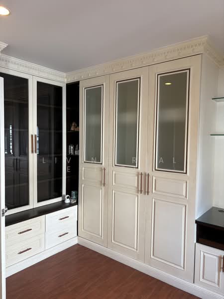 Urban Sathorn, Bangkok, Ratchaphruek Road, Bang Chak, Phasi Charoen, Bangkok, 3 Bedrooms, 250 sqm, Townhouse For Rent, by Living Real Estates, 500348419 - DDproperty.com