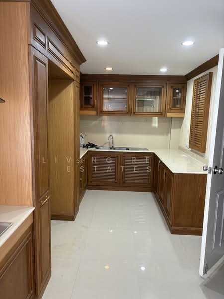 Urban Sathorn, Bangkok, Ratchaphruek Road, Bang Chak, Phasi Charoen, Bangkok, 3 Bedrooms, 250 sqm, Townhouse For Rent, by Living Real Estates, 500348419 - DDproperty.com