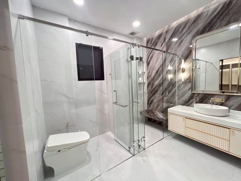 Nantawan Rama 9 - New Krungthepkreetha, Bangkok, Saphan Sung, Bangkok, 5 Bedrooms, 400 sqm, Single Detached House For Sale, by HOME Real Estate Service, 500348421 - DDproperty.com