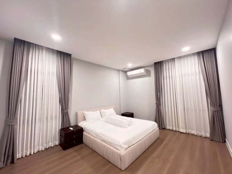 Nantawan Rama 9 - New Krungthepkreetha, Bangkok, Saphan Sung, Bangkok, 5 Bedrooms, 400 sqm, Single Detached House For Sale, by HOME Real Estate Service, 500348421 - DDproperty.com