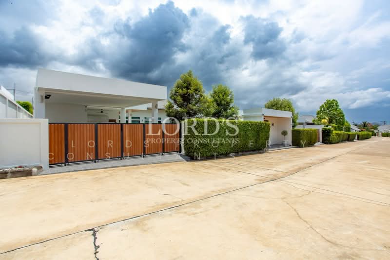 Hillside Hamlet 8, Prachuap Khiri Khan, Soi Hua Na 21, Thap Tai, Hua Hin, Prachuap Khiri Khan, 5 Bedrooms, 750 sqm, Villa For Sale, by Mark Puttkammer, 500348425 - DDproperty.com