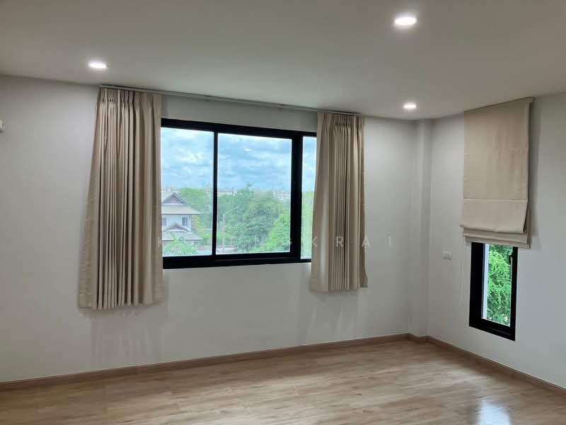Kristada Nakhon 21, Samut Prakan, Parallel way, Bangna-Trad Road, Bang Kaeo, Bang Plee, Samut Prakan, 4 Bedrooms, 220 sqm, Single Detached House For Sale, by Kriengkrai, 500348498 - DDproperty.com