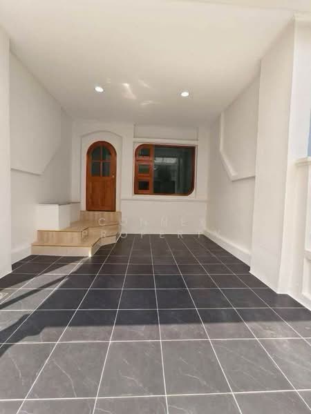 Nanthana Garden Maneerin Lake and Park, Pathum Thani, สะพานนนทบุรี-บางบัวทอง, Bang Khu Wat, Muang Pathum Thani, Pathum Thani, 2 Bedrooms, 110 sqm, Townhouse For Sale, by Connex Property, 500348518 - DDproperty.com