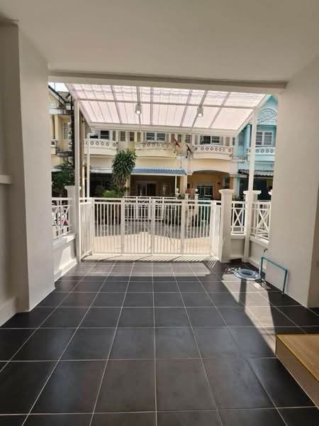 Nanthana Garden Maneerin Lake and Park, Pathum Thani, สะพานนนทบุรี-บางบัวทอง, Bang Khu Wat, Muang Pathum Thani, Pathum Thani, 2 Bedrooms, 110 sqm, Townhouse For Sale, by Connex Property, 500348518 - DDproperty.com