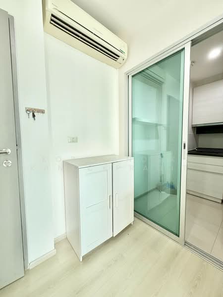 Life Ratchadapisek, Bangkok, 279 Ratchadapisaek Road, Huai Khwang, Bangkok, 2 Bedrooms, 46 sqm, Condo For Rent, by Kornkanock Kanockpradit, 500348533 - DDproperty.com