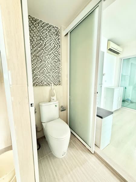 Life Ratchadapisek, Bangkok, 279 Ratchadapisaek Road, Huai Khwang, Bangkok, 2 Bedrooms, 46 sqm, Condo For Rent, by Kornkanock Kanockpradit, 500348533 - DDproperty.com