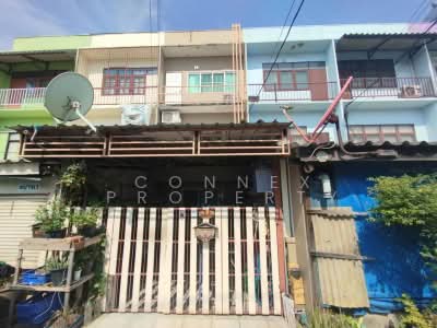 ขาย - ทาวน์เฮาส์ 3 ชั้น ใน ซอย บ้านโปร่ง 18 จังหวัด สมุทรปราการ, สมุทรปราการ
