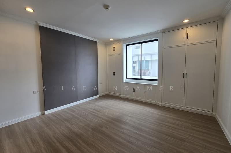 Las Colinas, Bangkok, Sukhumvit 21 Road, Khlongtoei Nua, Watthana, Bangkok, 3 Bedrooms, 240 sqm, Condo For Sale, by Ailada Ngamsri, 500348577 - DDproperty.com