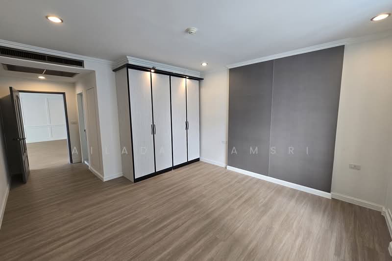 Las Colinas, Bangkok, Sukhumvit 21 Road, Khlongtoei Nua, Watthana, Bangkok, 3 Bedrooms, 240 sqm, Condo For Sale, by Ailada Ngamsri, 500348577 - DDproperty.com