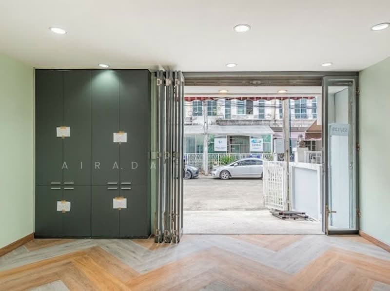Baan Klang Mueang The Paris Ratchavipha, Bangkok, Ratchadapisek Road, Lat Yao, Chatuchak, Bangkok, 4 Bedrooms, 240 sqm, Townhouse For Sale, by Airada Parasarn, 500348582 - DDproperty.com