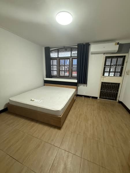 Grand Village House Lat Phrao 80/3, Bangkok, ประดิษฐ์มนูธรรม, Wang Thonglang, Bangkok, 2 Bedrooms, 21 sqm, Townhouse For Sale, by Connex Property, 500348590 - DDproperty.com