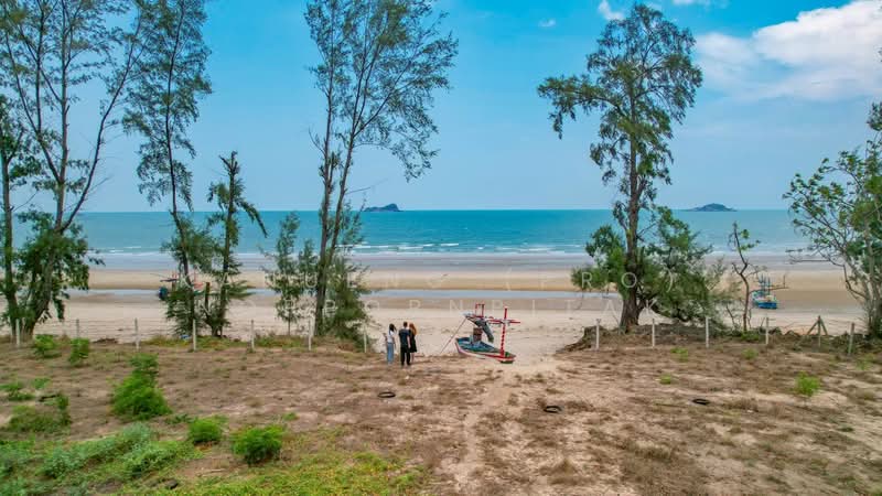 land, Prachuap Khiri Khan, เลียบถนนเพชรเกษม, Nong Kae, Hua Hin, Prachuap Khiri Khan, , 8,000 sqm, Land For Sale, by Kanueng (Pro) Noppornpitak, 500348633 - DDproperty.com