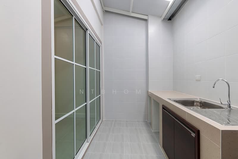 Rewadee 3, Nonthaburi, Talat Kwan, Muang Nonthaburi, Nonthaburi, 3 Bedrooms, 130 sqm, Townhouse For Sale, by NTBHOME, 500348688 - DDproperty.com