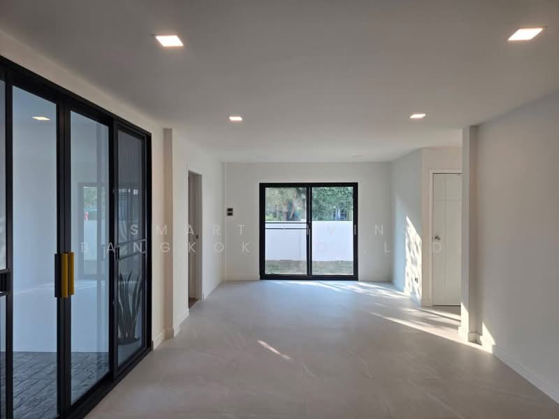 Muang Ake Village, Pathum Thani, Muang Ake Rd, Lak Hok, Muang Pathum Thani, Pathum Thani, 4 Bedrooms, 400 sqm, Single Detached House For Sale, by Smart Living Bangkok Co.,Ltd., 500348885 - DDproperty.com