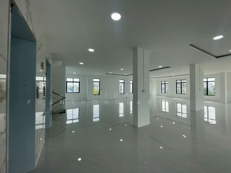 ขายและให้เช่าสำนักงาน ลาดพร้าว 101 (Ladprao 101) 1,400 ตร.ม. 157 ตร.วา., กรุงเทพ, คลองจั่น, บางกะปิ, กรุงเทพ, 1,400 ตร.ม., สำนักงาน ให้เช่า, โดย Tida phanthonglarptawee, 500348926 - DDproperty.com