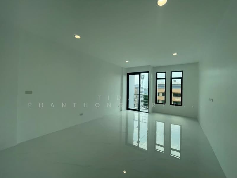 Office for Sale and Rent, Ladprao 101, 1,400 sq.m, 157 sq.wa., Bangkok, Khlong Chan, Bang Kapi, Bangkok, , 1,400 sqm, Office Space For Rent, by Tida phanthonglarptawee, 500348926 - DDproperty.com