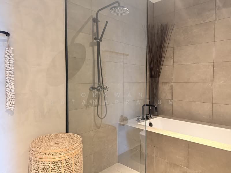 The Lofts Asoke, Bangkok, Sukhumvit 21 Road, Khlongtoei Nua, Watthana, Bangkok, 1 Bedroom, 49 sqm, Condo For Sale, by Orawan Ratanapratum, 500348946 - DDproperty.com