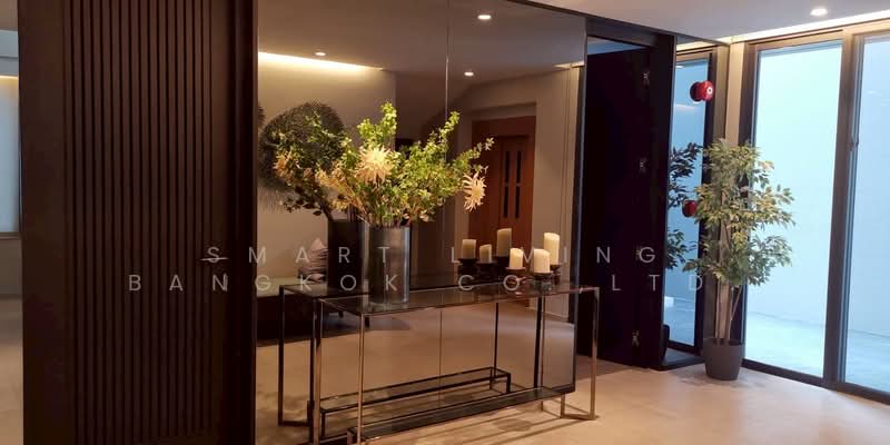Townhouse Ekamai, Bangkok, Khlong Tan Nua, Watthana, Bangkok, 4 Bedrooms, 556 sqm, Townhouse For Rent, by Smart Living Bangkok Co.,Ltd., 500348978 - DDproperty.com