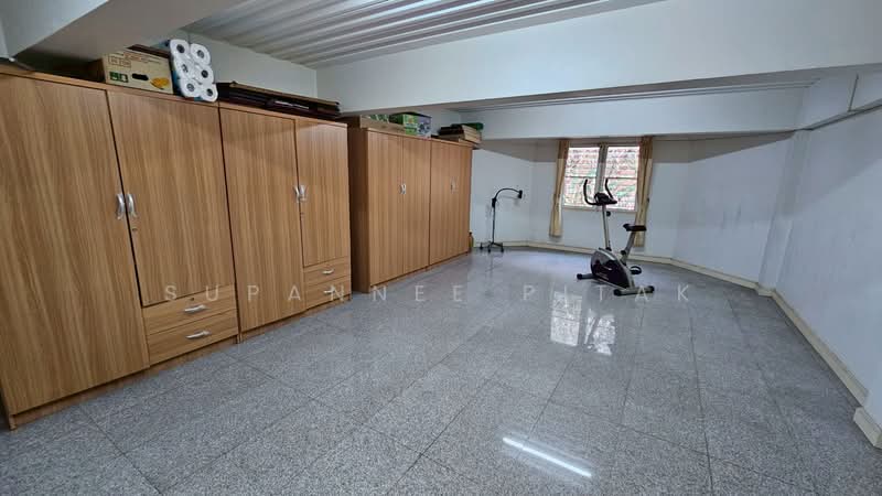 Kritsada Nakron Pinklao-Phuttamonthon Sai 2, Bangkok, Pinklao-Nakhon Chaisri, Bang Ra Mat, Taling Chan, Bangkok, 5 Bedrooms, 900 sqm, Single Detached House For Sale, by Supannee Pitak, 500349021 - DDproperty.com