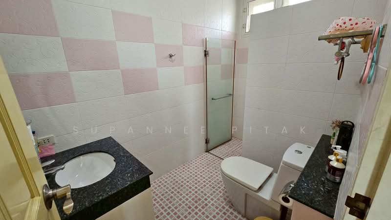Kritsada Nakron Pinklao-Phuttamonthon Sai 2, Bangkok, Pinklao-Nakhon Chaisri, Bang Ra Mat, Taling Chan, Bangkok, 5 Bedrooms, 900 sqm, Single Detached House For Sale, by Supannee Pitak, 500349021 - DDproperty.com