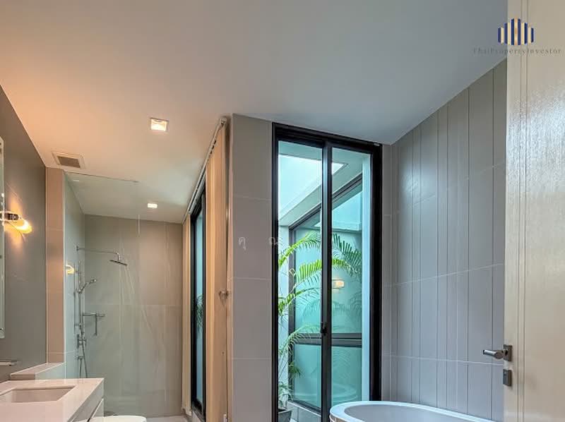 Baan Klang Muang Classe Ekkamai-Ramintra, Bangkok, Sukhonthasawat Road, Lat Phrao, Bangkok, 4 Bedrooms, 346 sqm, Single Detached House For Sale, by คุณลี, 500349049 - DDproperty.com